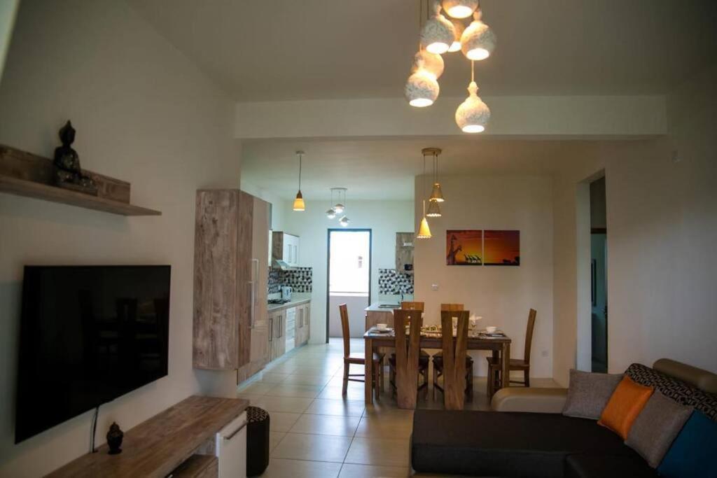 Entire Luxury 3 Bedroom Condo For Rent - Flic-En-Flac - Close To Beach Kültér fotó